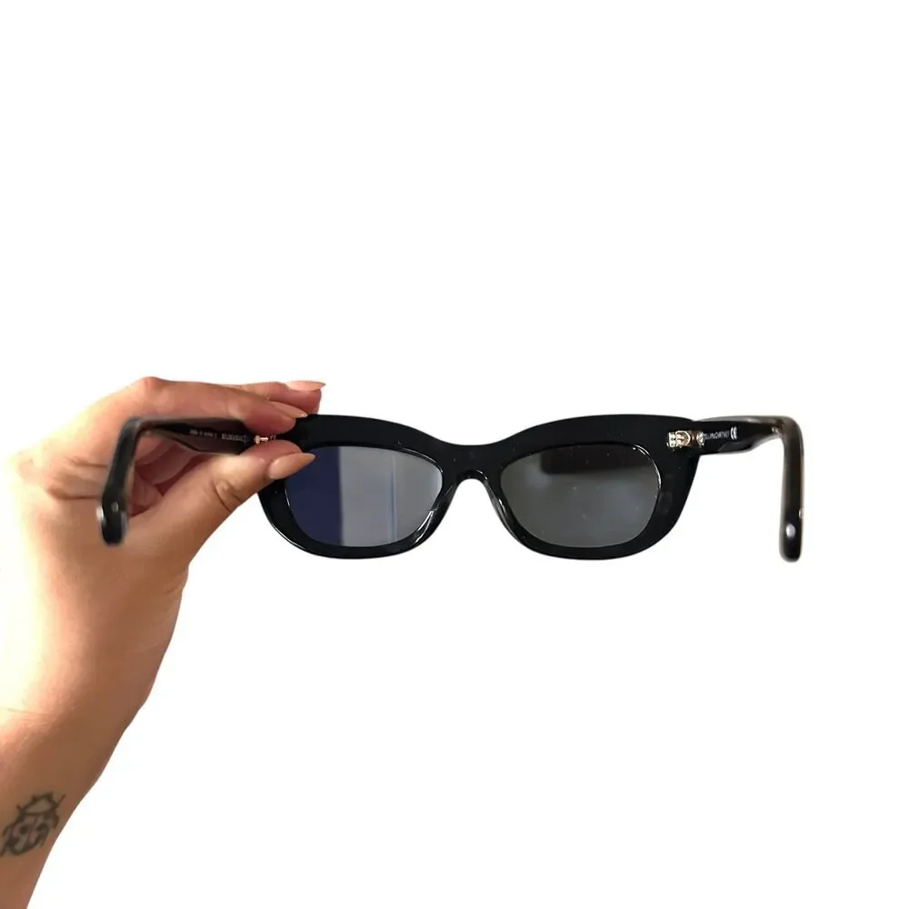 STELLA MCCARTNEY Cateye Black Sunglasses with Case‎